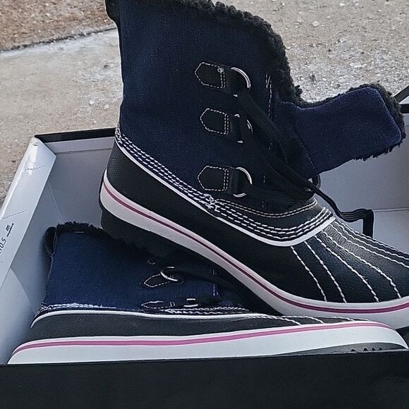 Skechers Winter Waterproof Boots - Picture 1 of 4
